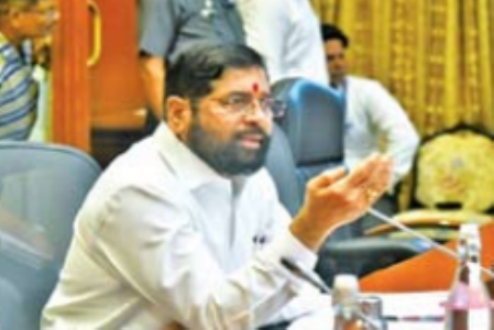 मराठी चित्रपटांच्या अतिर्नित शाेसाठी समिती